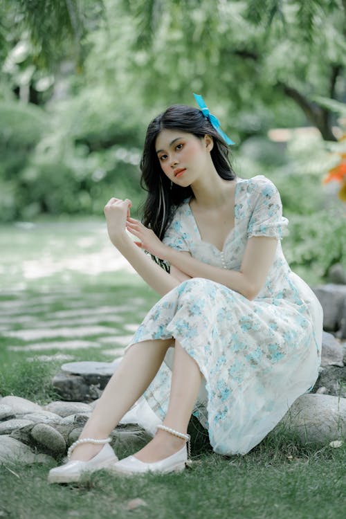 Gratis stockfoto met aantrekkelijk mooi, Aziatische vrouw, bloemetjesjurk Stockfoto