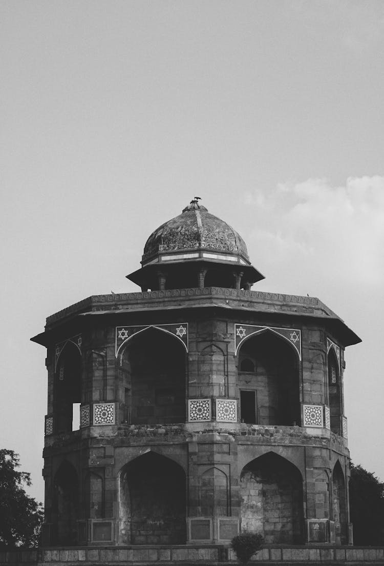 Sher Mandal, Historic Building In Delhi, India 