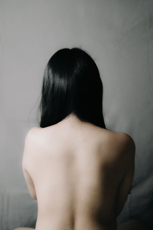 Free Back of Woman with Black Hair Stock Photo