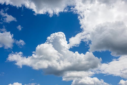 Kostenloses Stock Foto zu blauer himmel, natur, skyscape