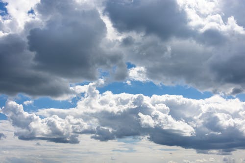 Foto profissional grátis de atmosfera, céu nublado, fofo