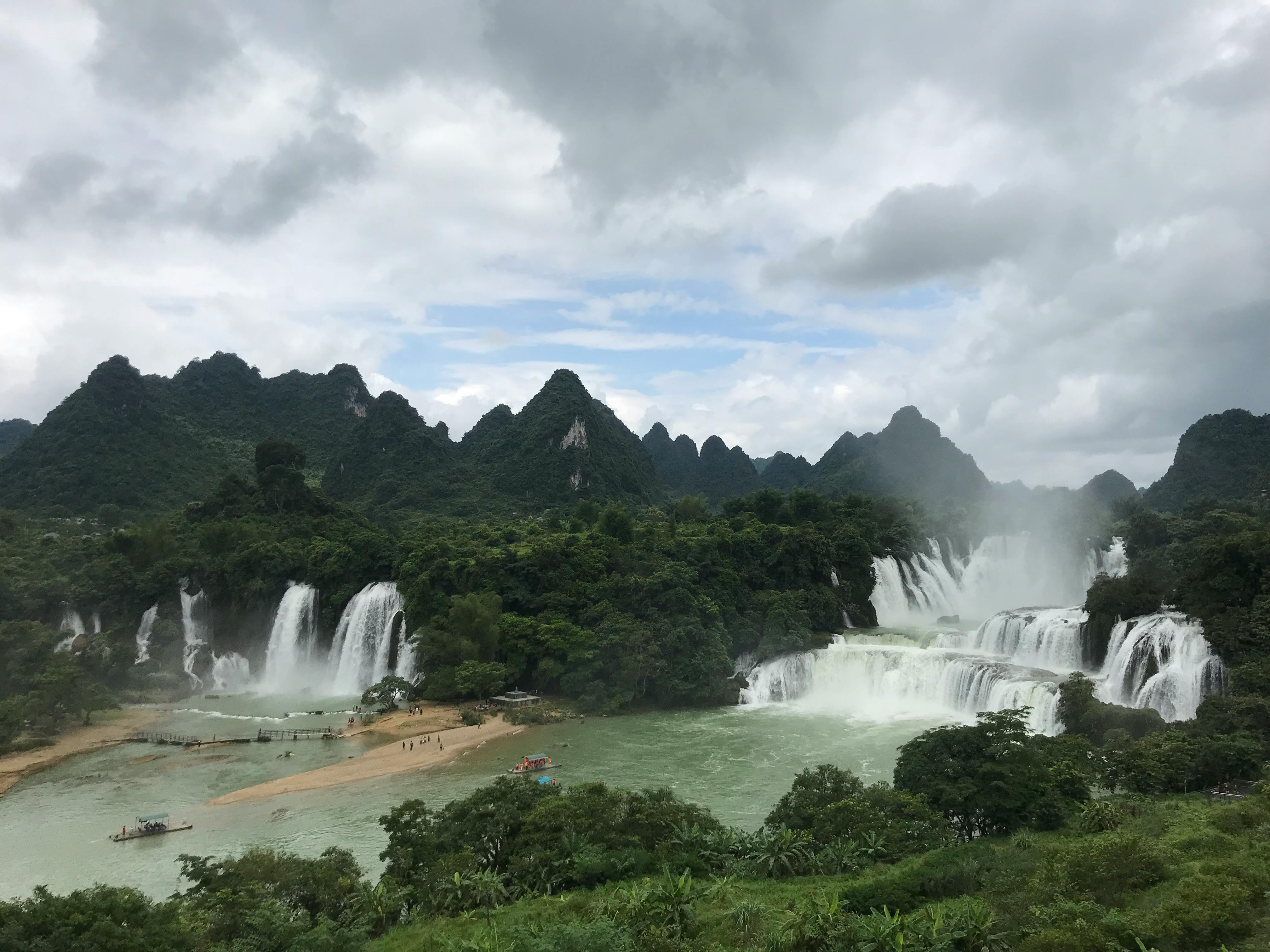 Panduan Lengkap Ban Gioc Waterfall Vietnam: Hidden Gem Asia yang Wajib Dikunjungi