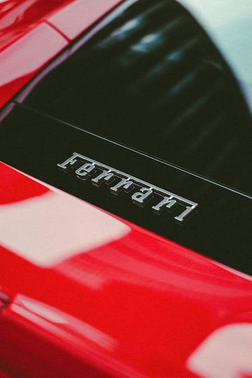 Gratis Immagine gratuita di auto rossa, avvicinamento, Ferrari Foto a disposizione