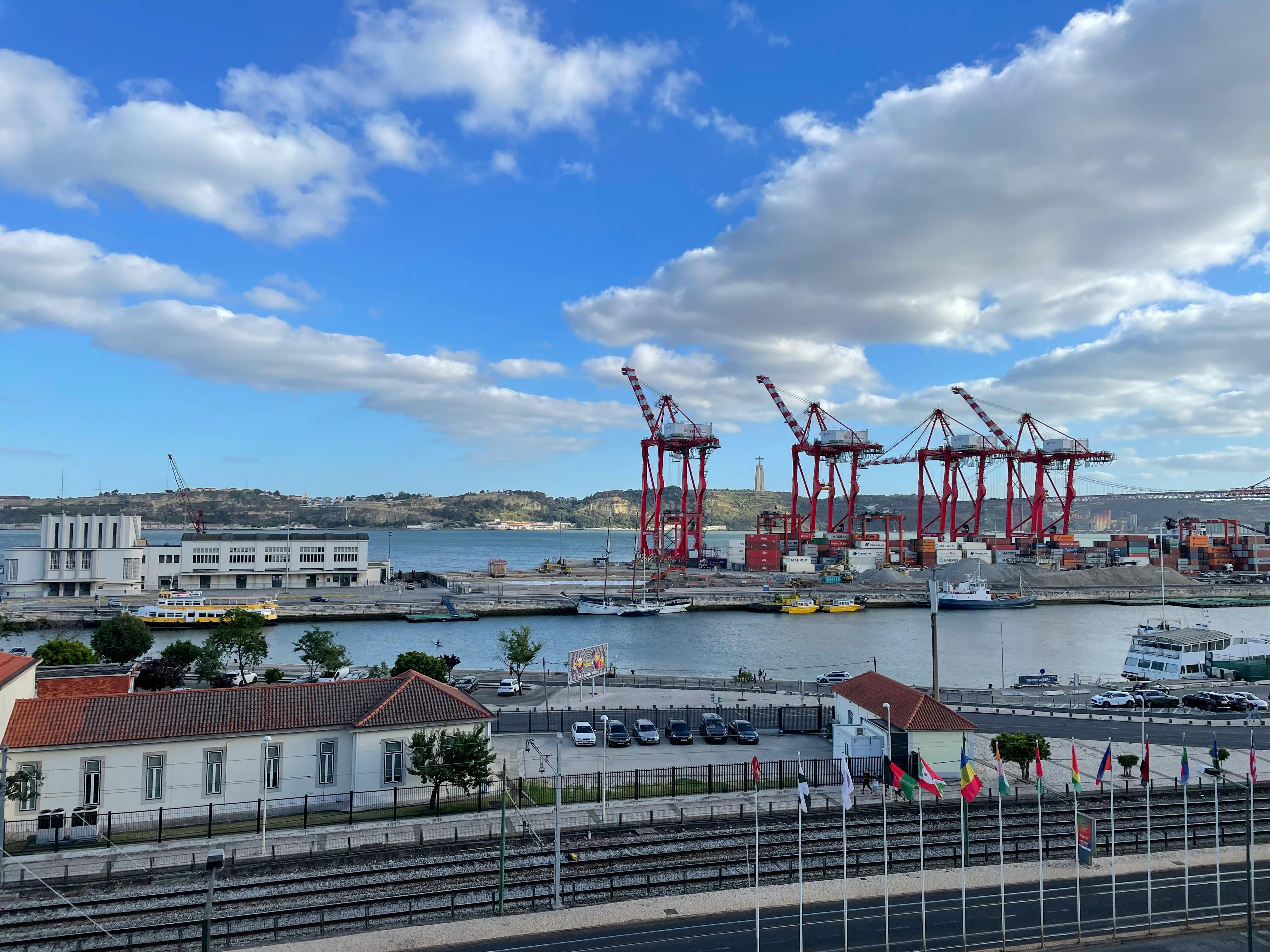China plug-in hybrid vehicle exports to UK surge