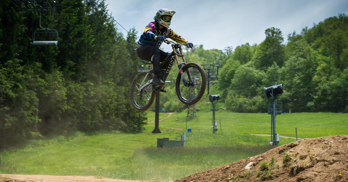 Comparatif : vélo de descente vs BMX pour sensations fortes