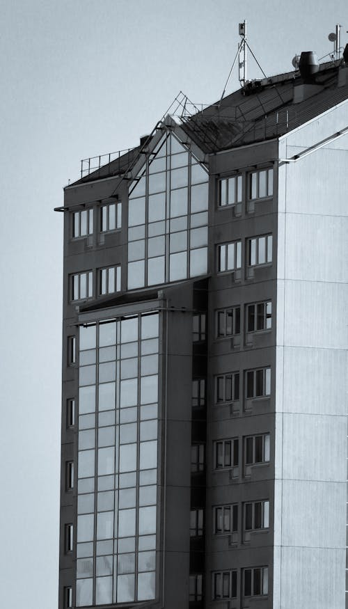 Black and White Photo of a Modern Residential Building
