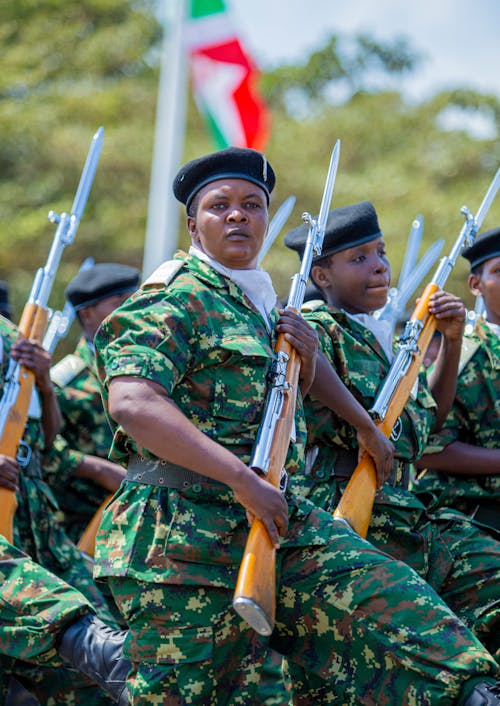 Kostnadsfri bild av armén, kamouflage, marscherande