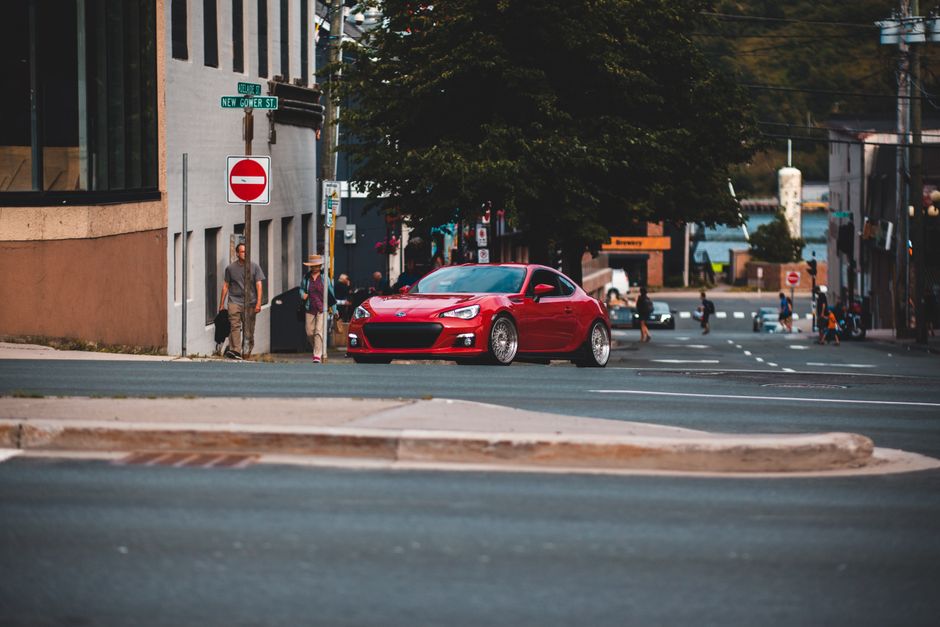 car turning left at intersection - aurora pedestrian accident lawyer car turning left at intersection - aurora pedestrian accident lawyer