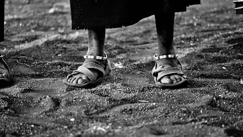 Foto profissional grátis de calçados, chão, de pé