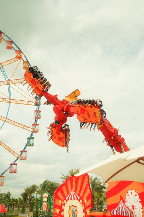 Gratis stockfoto met attractiepark, genieten van, mensen