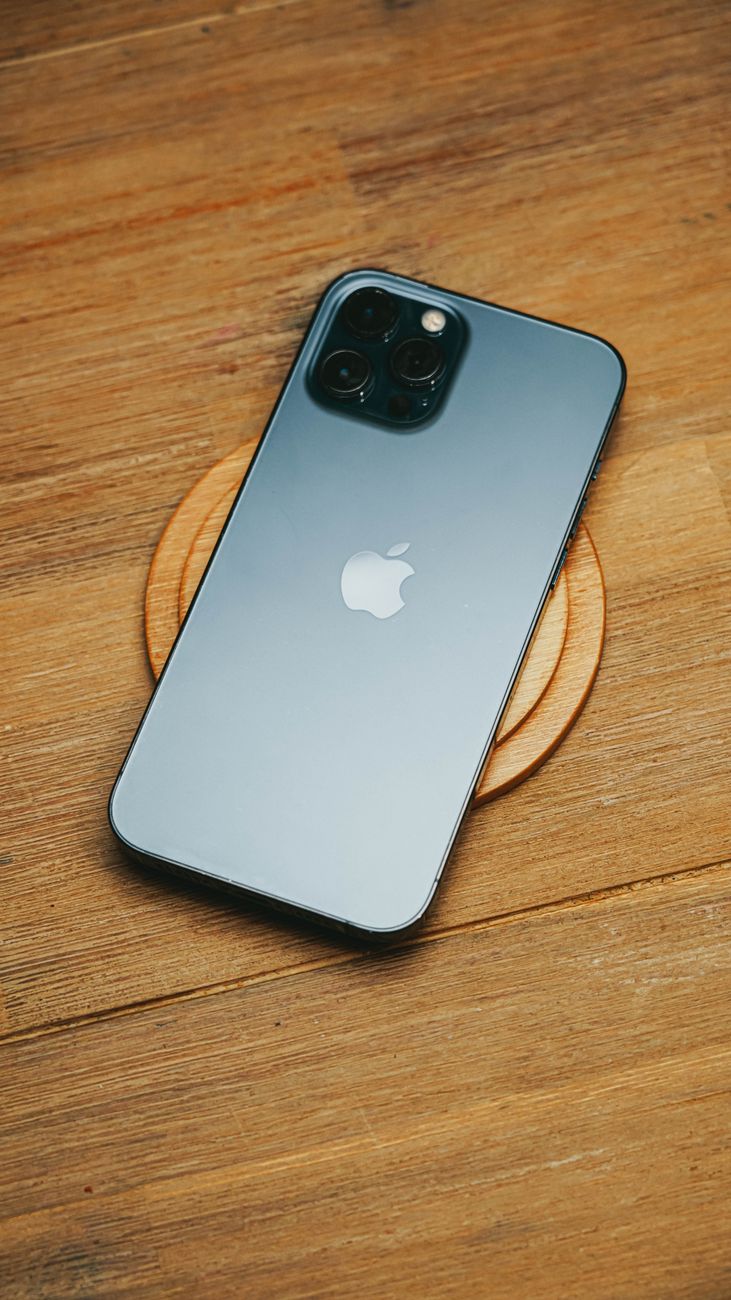 iPhoneの充電マークがついたり消えたりする症状とは