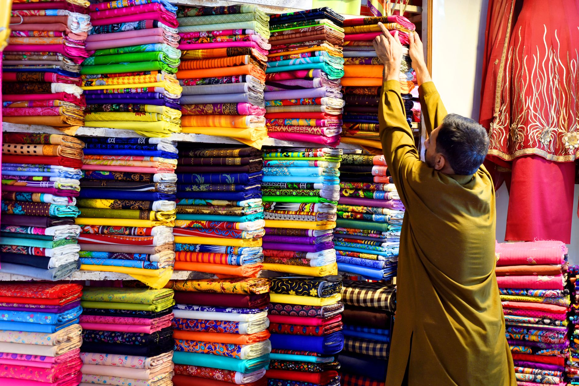 How Does Content Marketing Work for Service Businesses in Pakistan?