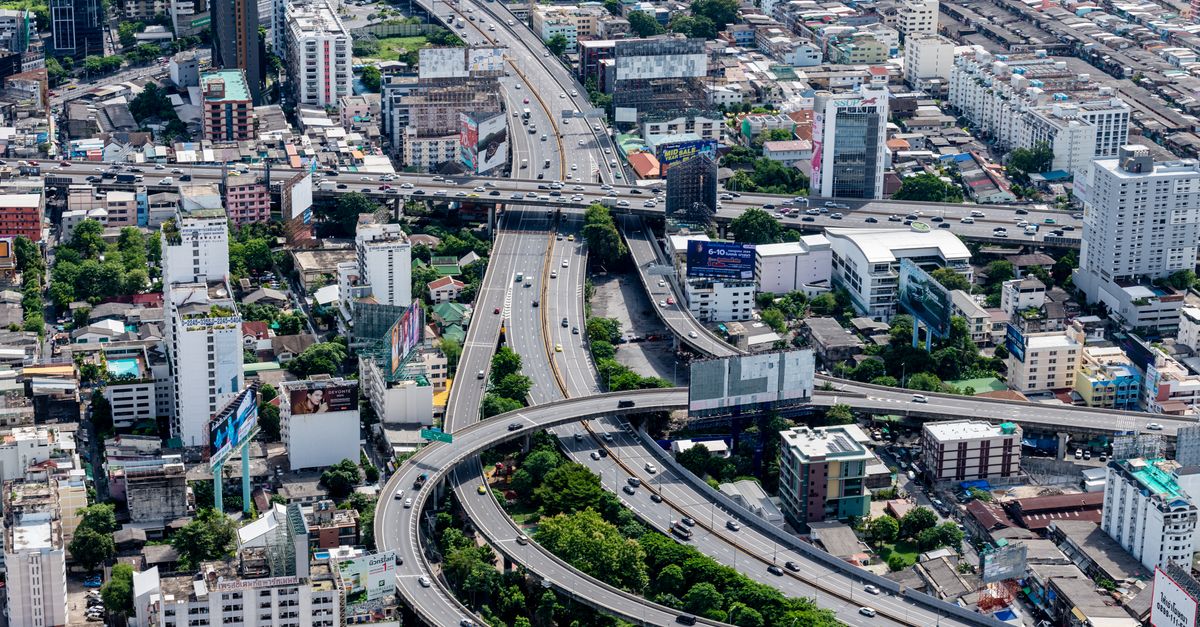 Karnataka to Unveil 'Vision Beyond Bengaluru' Policy to Drive Regional Investment and Tech Growth