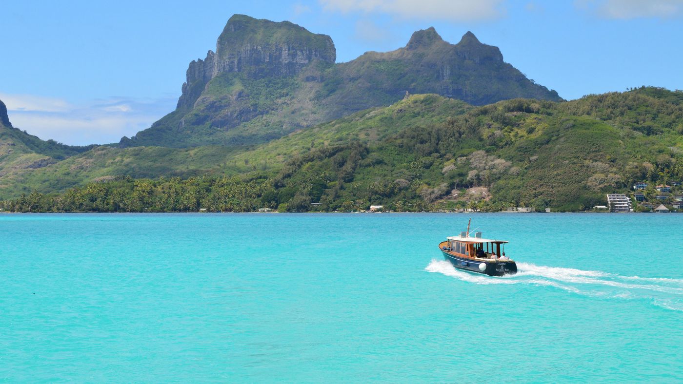 Bateau sur le lagon de Bora Bora
