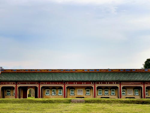 Arcades Surrounding Eastern Style Wall 