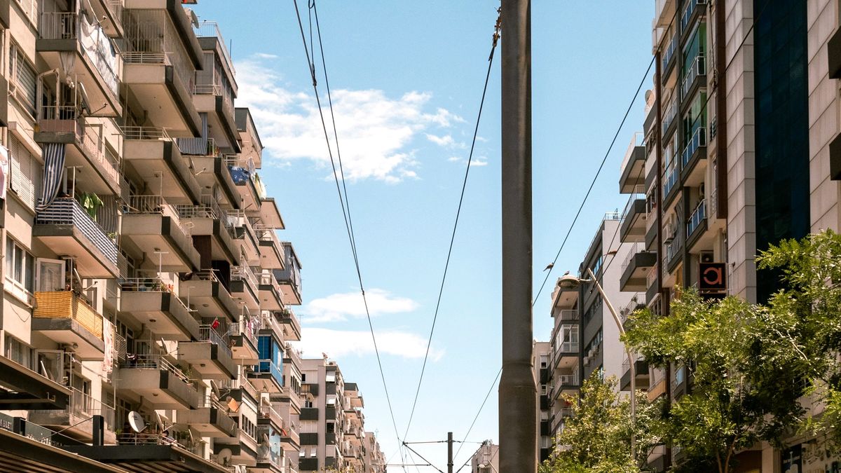 Investir dans limmobilier locatif en périphérie des grandes villes en 2026 - illustration