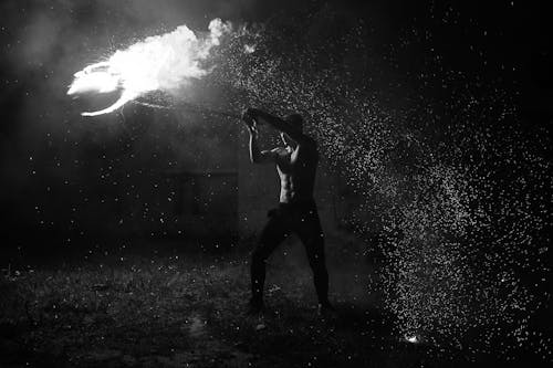 adam, alev, ateş dansı içeren Ücretsiz stok fotoğraf