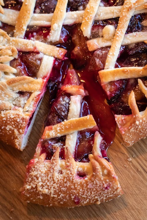 Tarta De Manzana En Rodajas Sobre Superficie Marrón