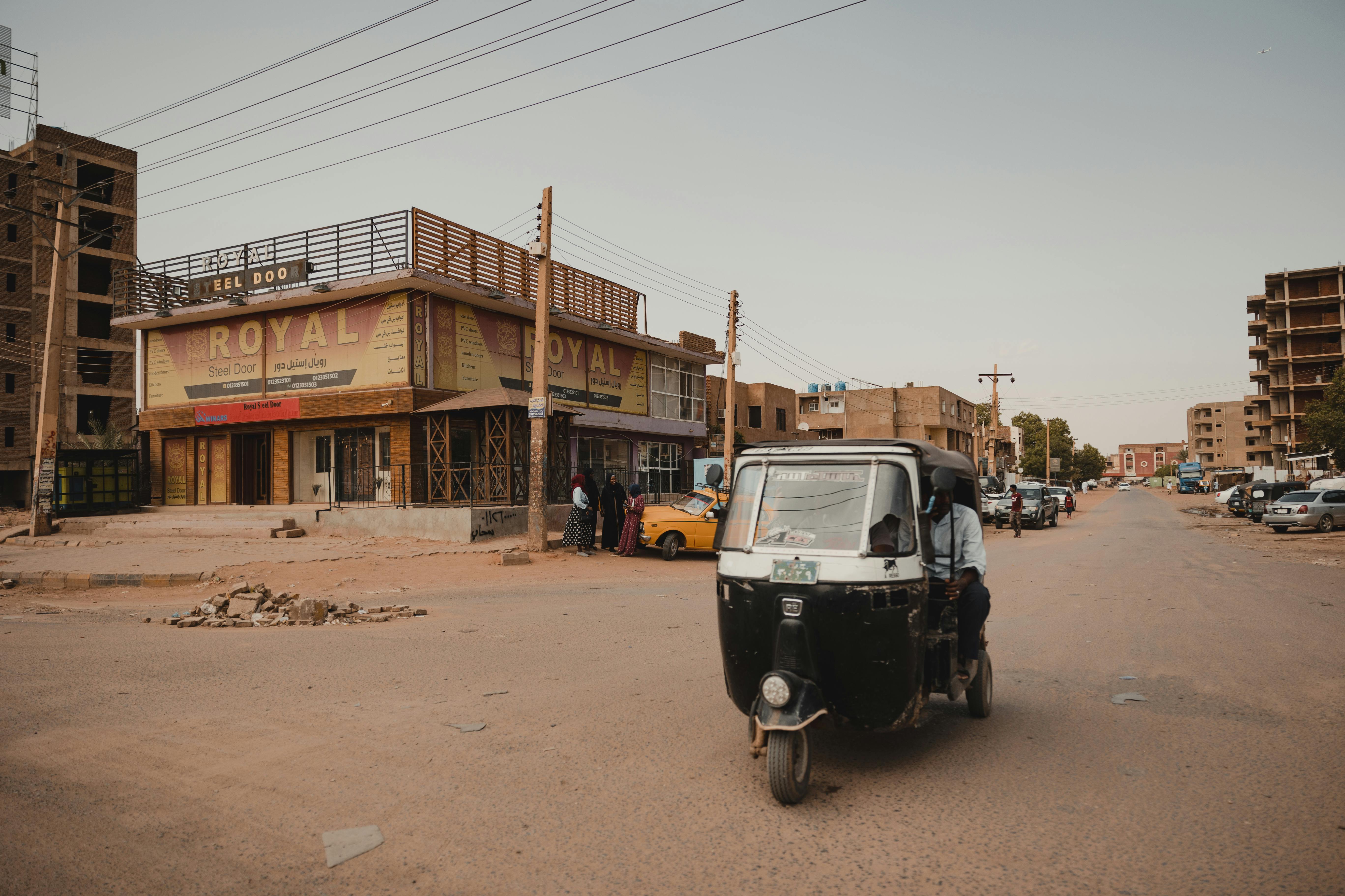 Bring Your Own Commercial Permit and Auto Insurance in California — Photo by Faruk Tokluoğlu on Pexels