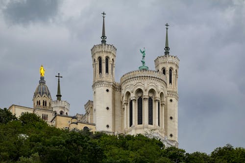 Gratis arkivbilde med fasade, historisk arkitektur, katedral