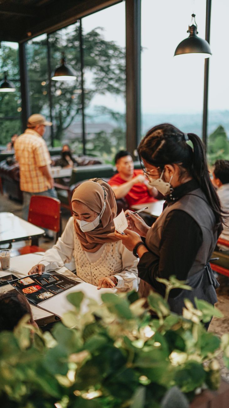 DTSEN sebagai Rujukan Tunggal: Analisis Kesenjangan Data Desil dengan Realitas Ekonomi Keluarga Indonesia