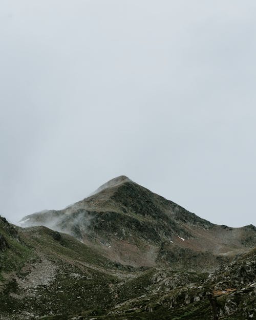 Gratis lagerfoto af bjerg, hvid himmel, landskab