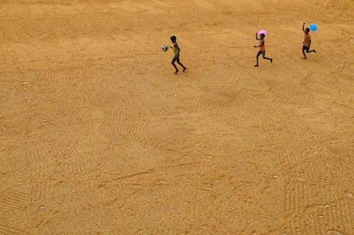 Immagine gratuita di amicizia, arido, bambini