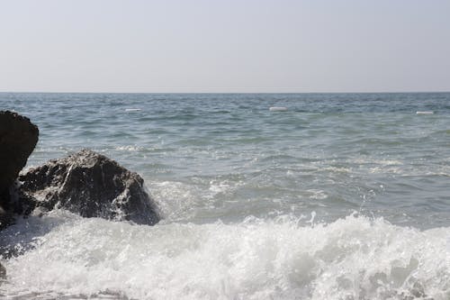 Бесплатное стоковое фото с брызги, водная поверхность, волны