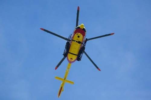Gratis stockfoto met blauwe lucht, helikopter, rotorcraft Stockfoto