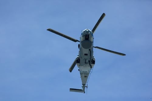 Kostnadsfri bild av blå himmel, flygande, helikopter