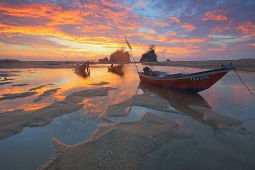 Maré Baixa Durante O Pôr Do Sol