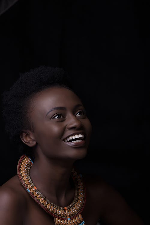 Gratis stockfoto met aantrekkelijk mooi, afro haar, Afro-Amerikaanse vrouw Stockfoto