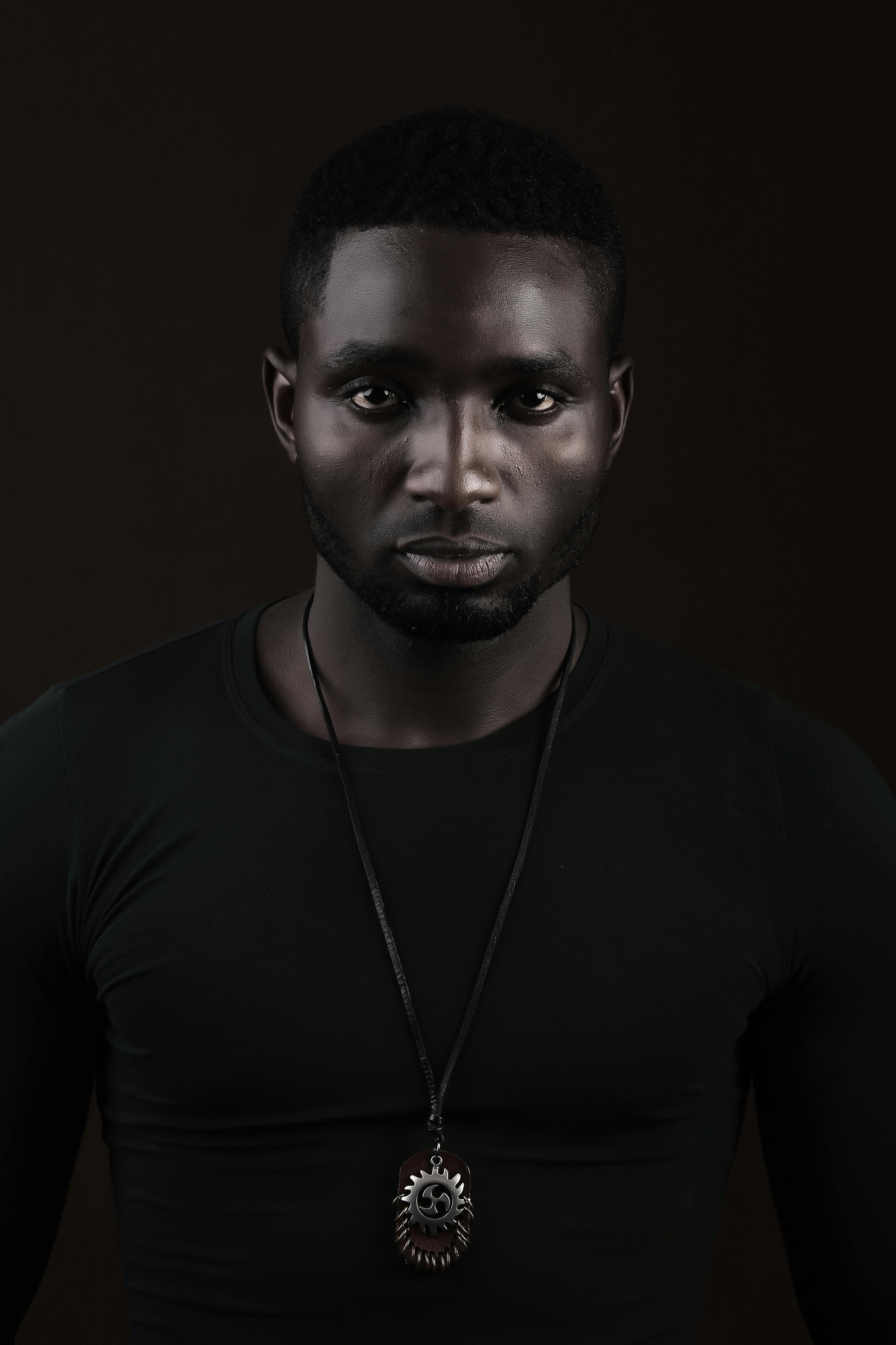 How do you chase a guy without looking desperate?