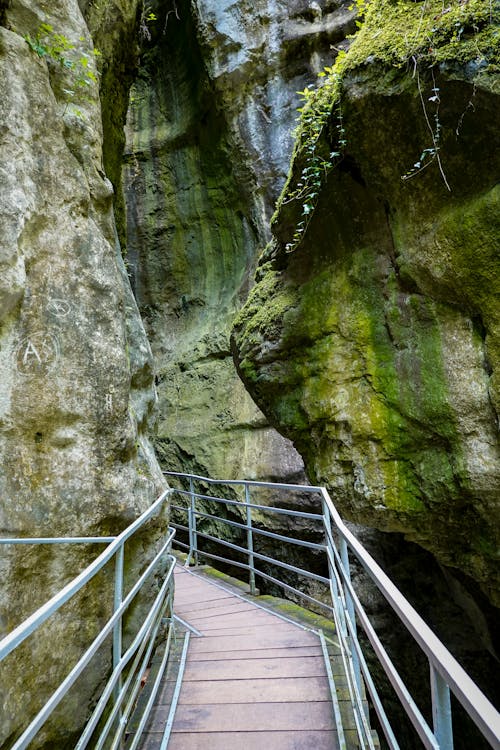 Photos gratuites de balustrade, formation rocheuse, passage