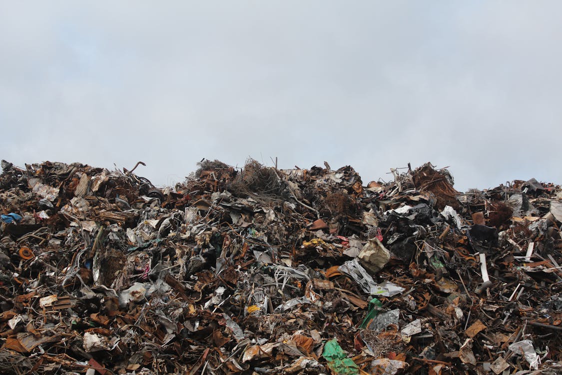 Discarica Sotto Il Cielo Sereno