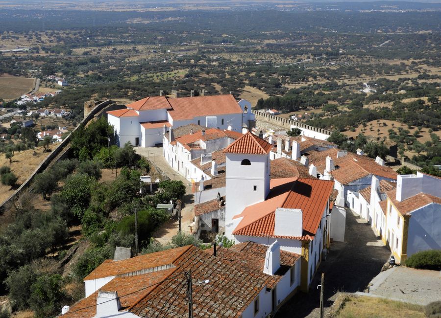 Explore the picturesque village of Evoramonte with its historic architecture and scenic landscape in Portugal.