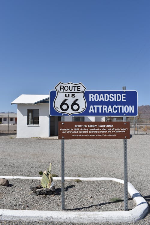 Free Route 66 in Amboy Stock Photo