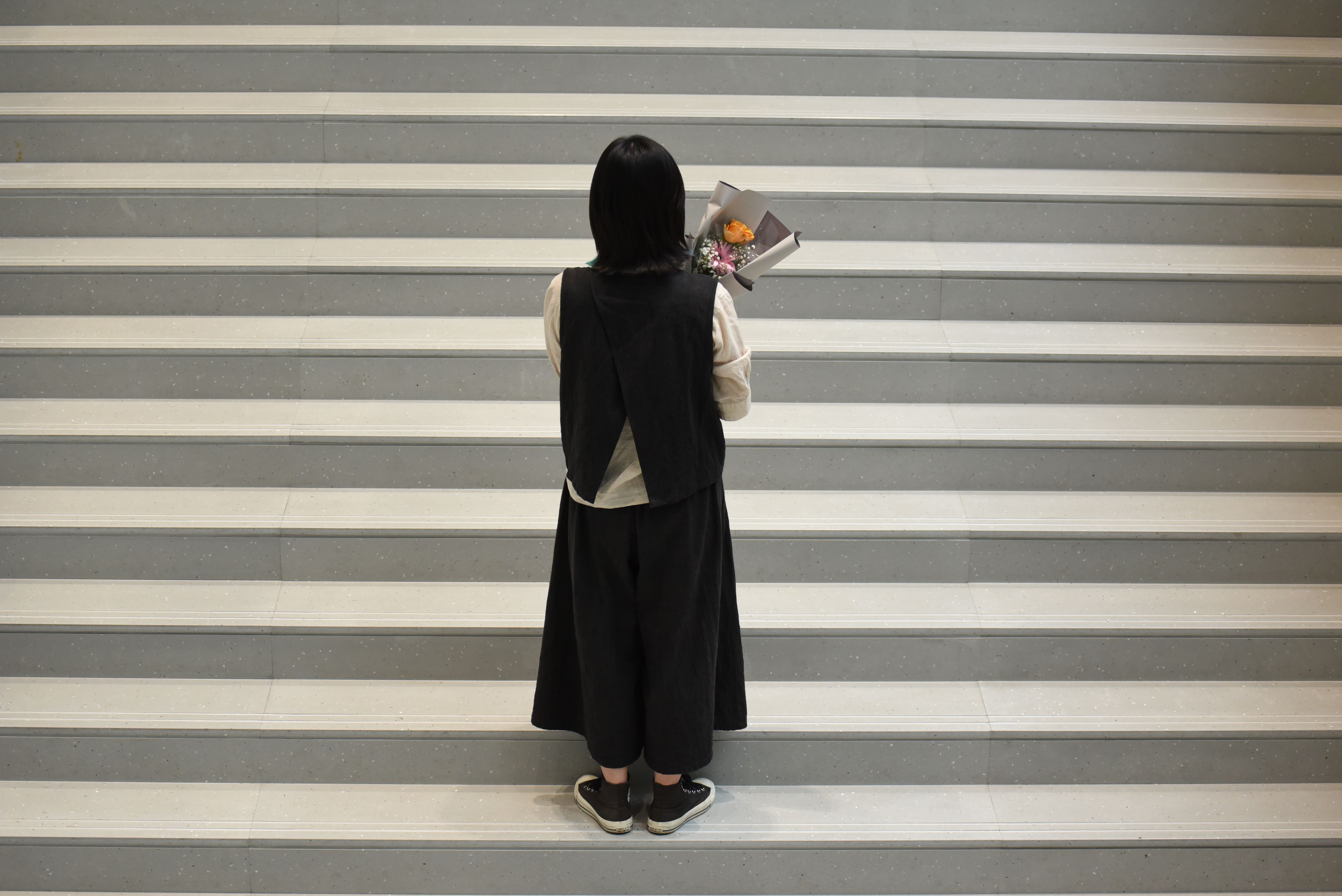 ＃屋内, アダルト, カジュアルな服装の無料の写真素材