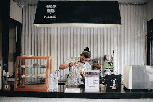 Foto profissional grátis de barista, cafeteria, homem