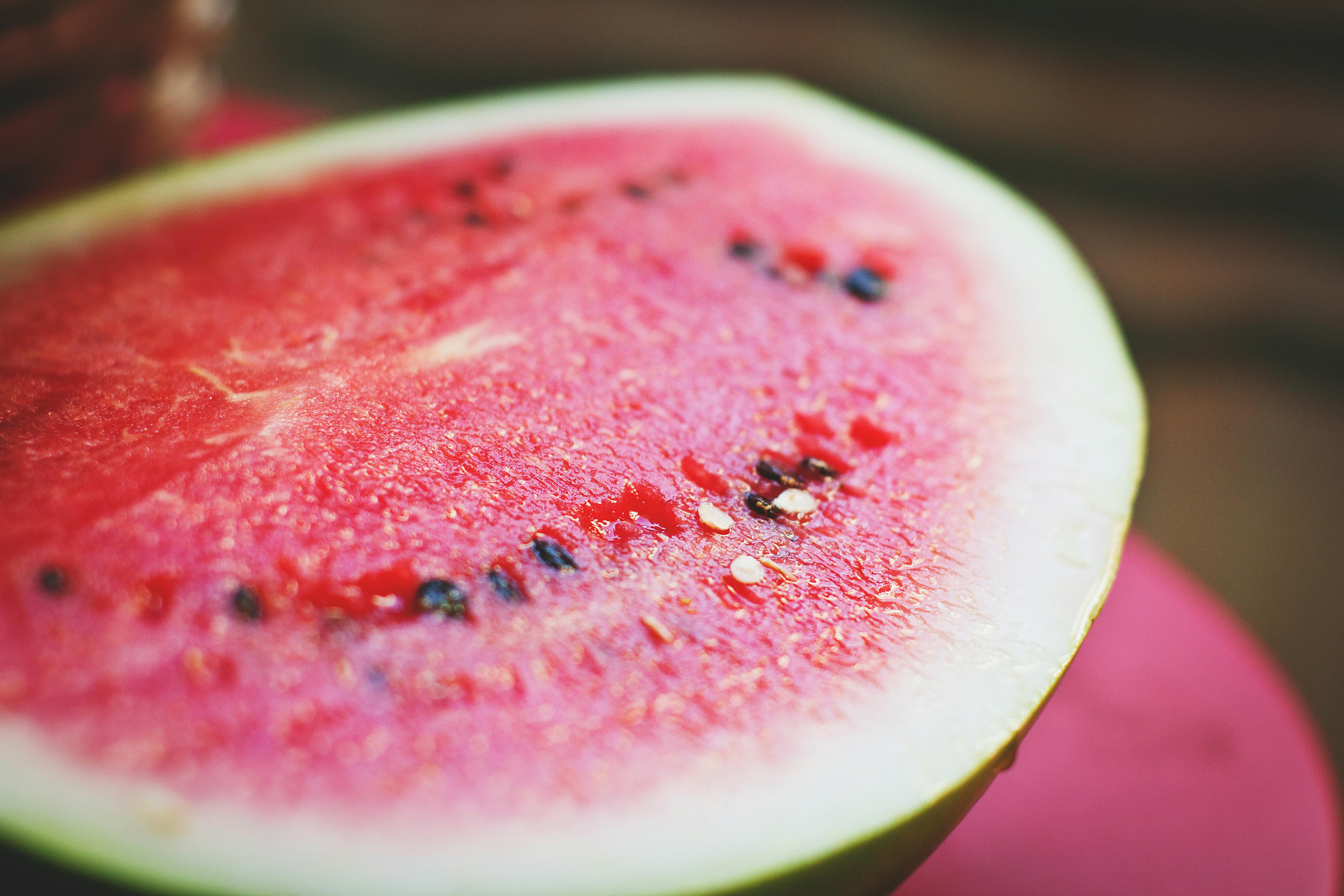 3 Reasons to make watermelon essential in your meals in the summer to lose weight