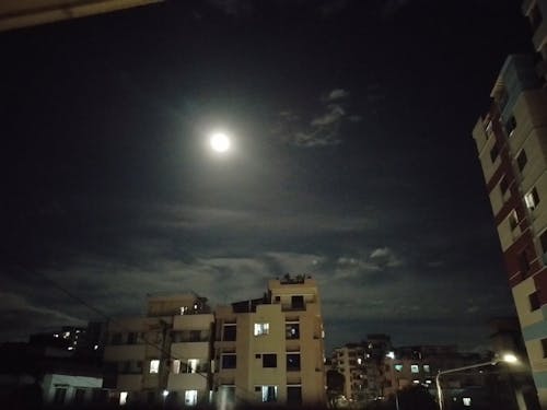 Δωρεάν στοκ φωτογραφιών με Νύχτα, πόλη τη νύχτα, σελήνη Φωτογραφία από στοκ φωτογραφιών