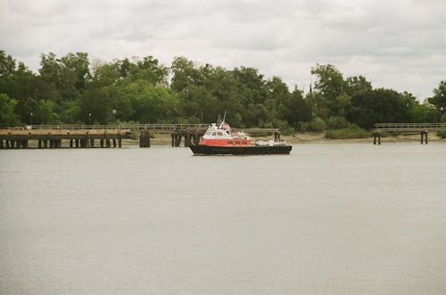 Tugboat in the Lake