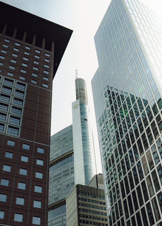 Modern Architectural Design of a Building · Free Stock Photo