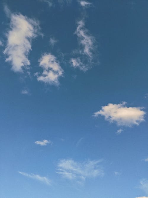 Photos gratuites de ciel bleu, formation de nuages, nuages blancs