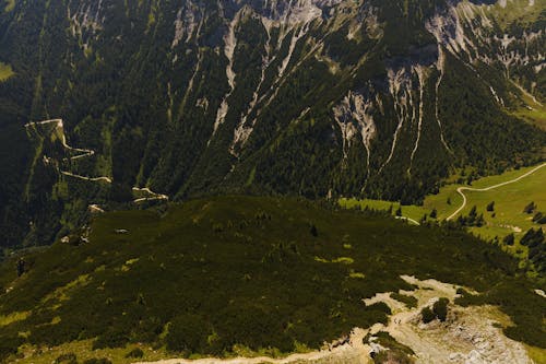 Бесплатное стоковое фото с вид сверху, горные хребты, горный пик