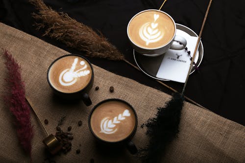 Δωρεάν στοκ φωτογραφιών με latte art, αποξηραμένο χόρτο, γάλα Φωτογραφία από στοκ φωτογραφιών