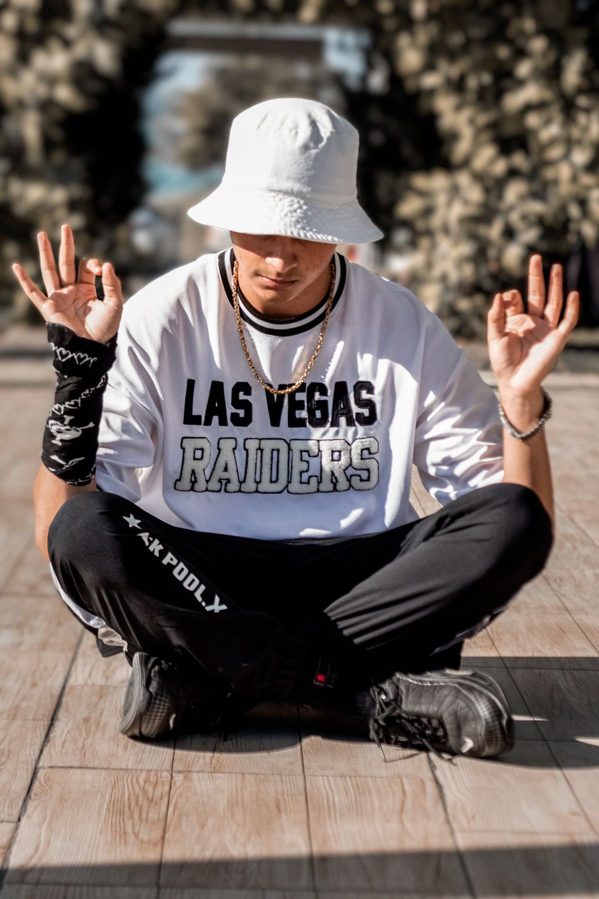Bucket + Shirt Set