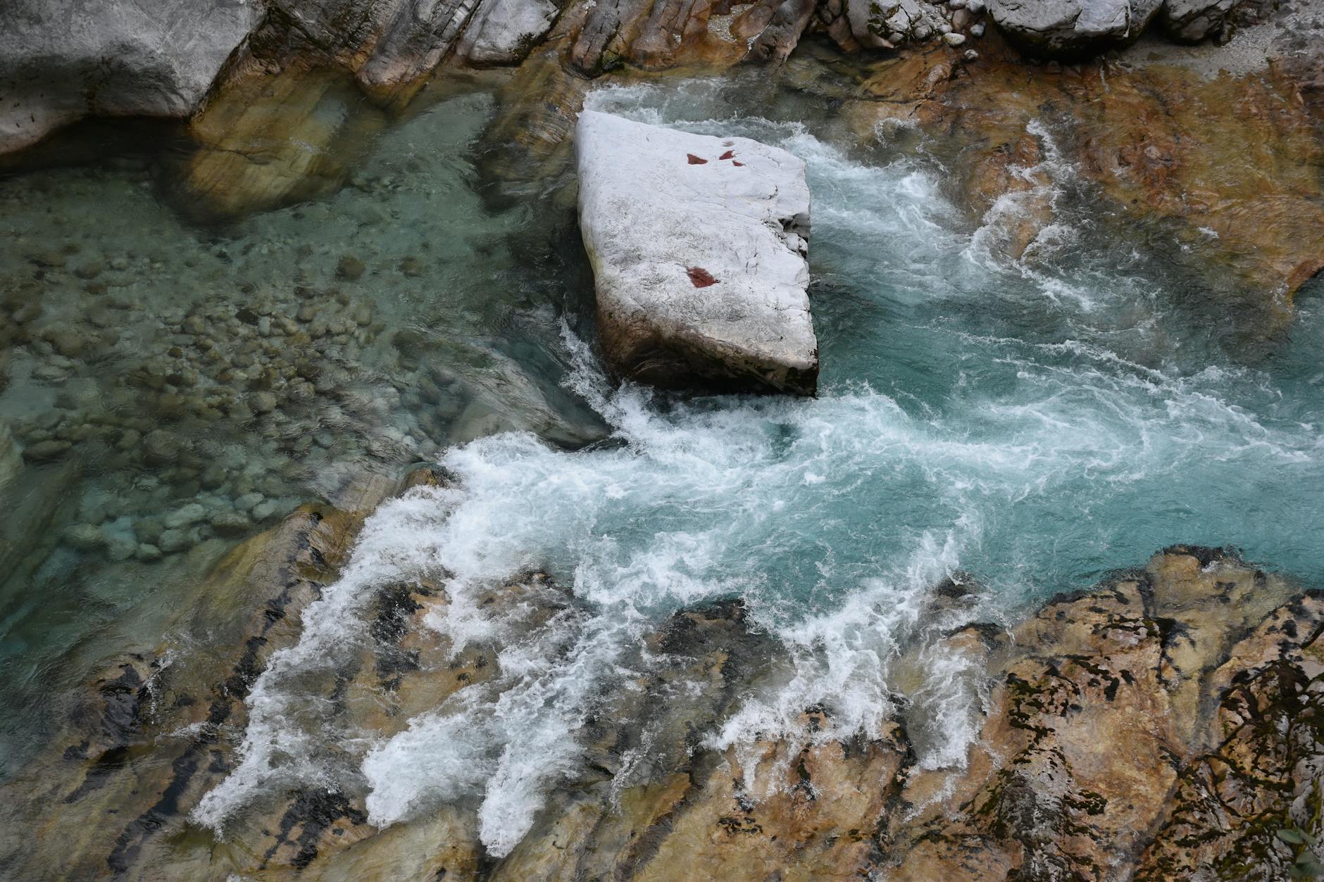 Čistá přírodní voda