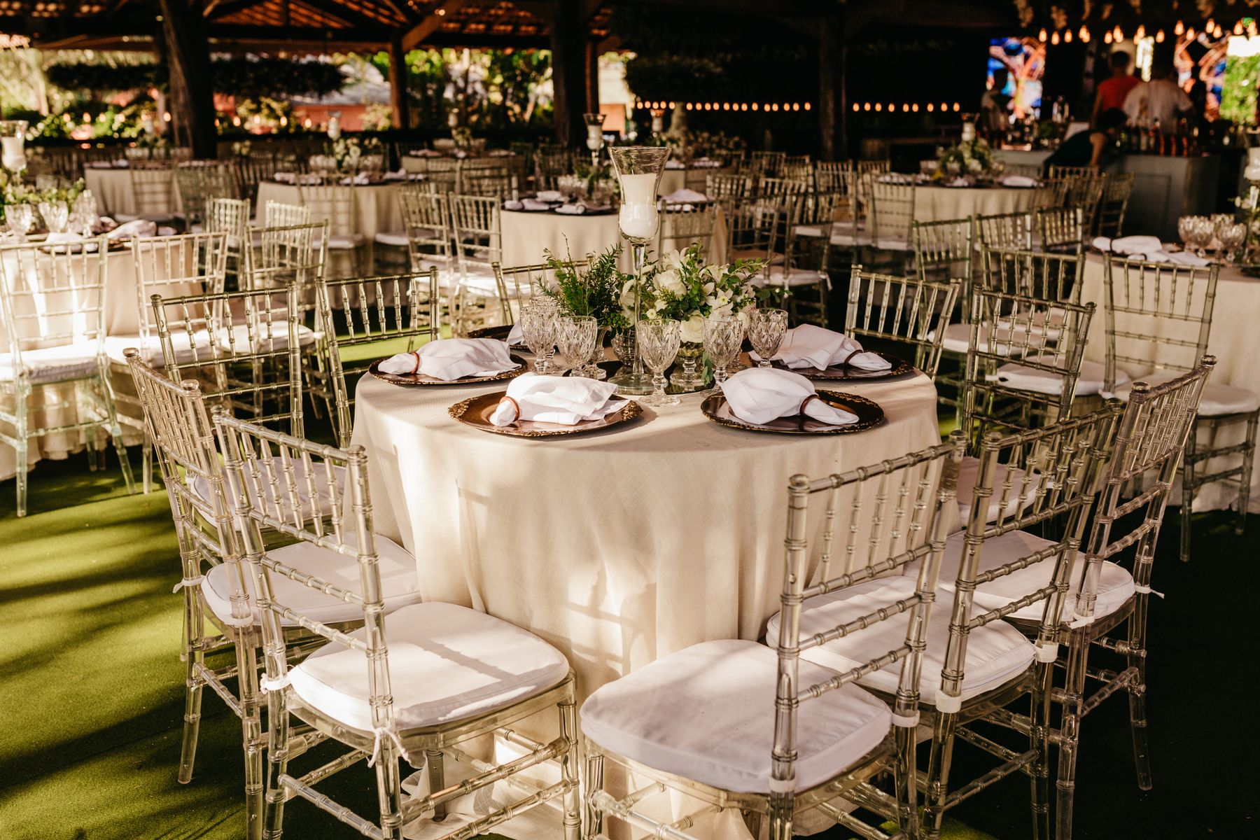 Elegant event decoration on a Selar-styled table