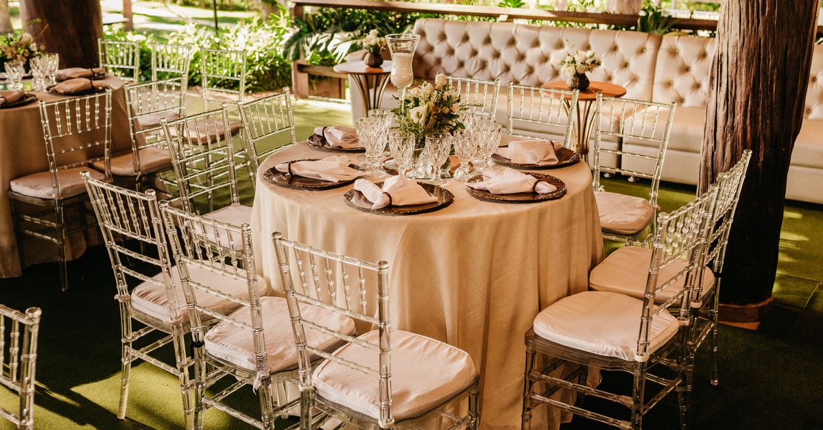 A Romantic Fairytale Lantern Wedding in Da Nang, Vietnam